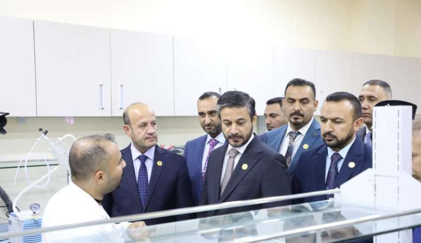 You are currently viewing Dr. Al-Aboudi Tours Pharmacy College’s Laboratories at Tikrit University, His Excellency Confirms Higher Education’s support for Scientific Research Environment