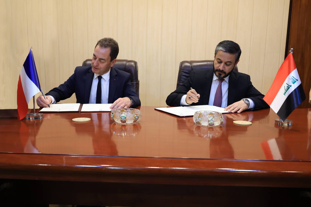 You are currently viewing Iraq, France Ink Agreement for Scientific, Cultural & Research Cooperation Between Institutions Of Higher Education & Scientific Research