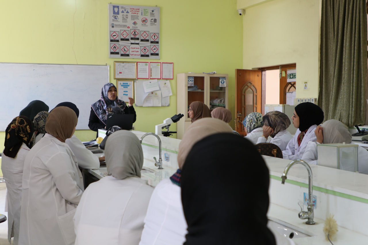 You are currently viewing The University of Karbala organizes a training course titled “Diseases Transmitted by Parasitic Worms Found in Amphibians.”