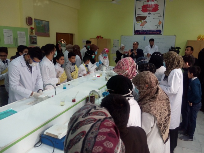 Read more about the article مدرسة التميز الدائم في زيارة لقسم الكيمياء