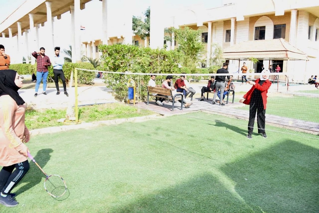You are currently viewing كلية العلوم-جامعة كربلاء تشارك في بطولة كرة الريشة