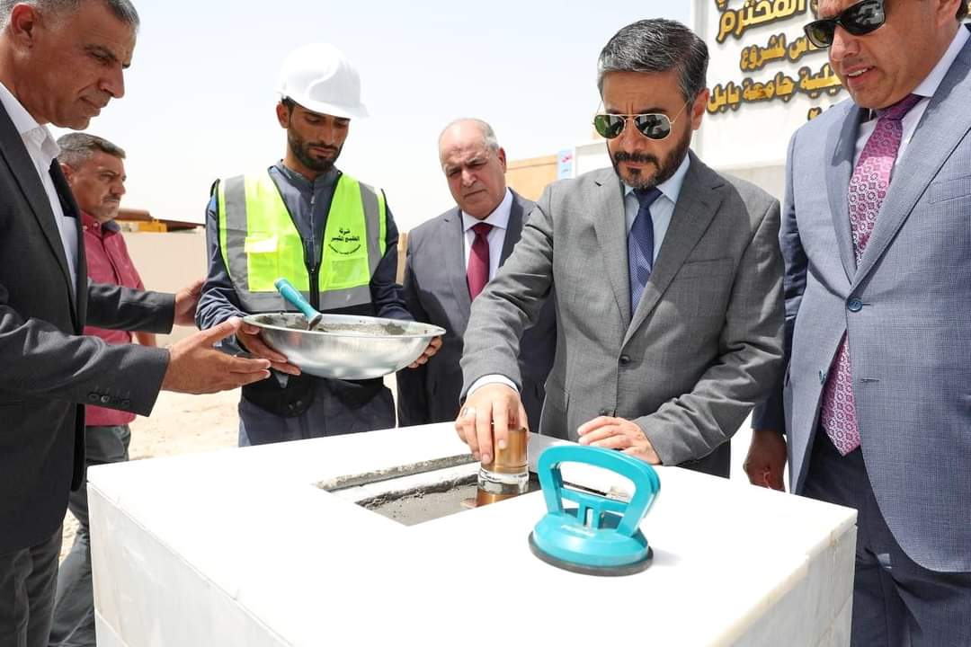 Read more about the article During Visiting to Babylon University, Dr. Al-Aboudi Lays Foundation Stone for Project of Classrooms for Medical Colleges & Complementary Phase of Dormitories at Babylon University & His Excellency Inaugurates a Number of Specialized Laboratories