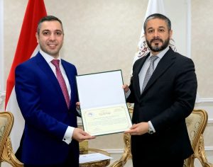 Read more about the article Dr. Al-Aboudi Honors Faculty Member At Mosul University for Obtaining British Council Scholarship Award for Medical Specialties