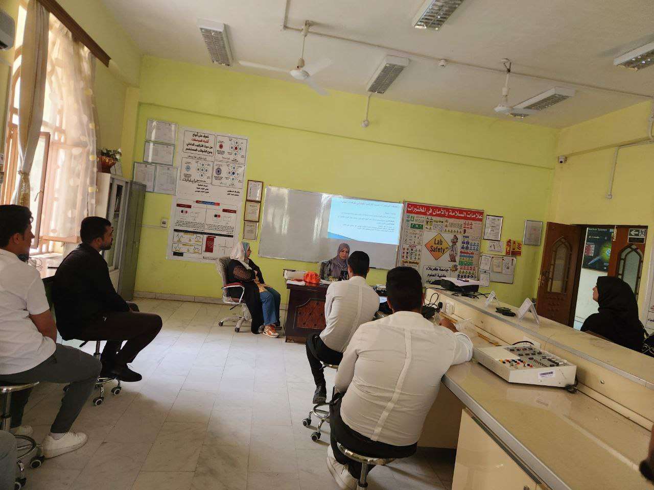 Read more about the article The faculty of Science Organizes a Training Course Entitled “Polymers and Some of Their Applications”