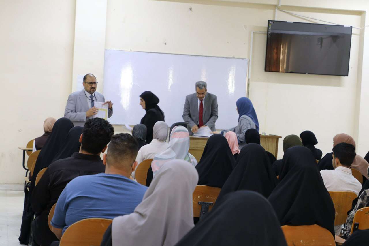 Read more about the article Dean of the College of Science Monitors Progress of Final Examinations