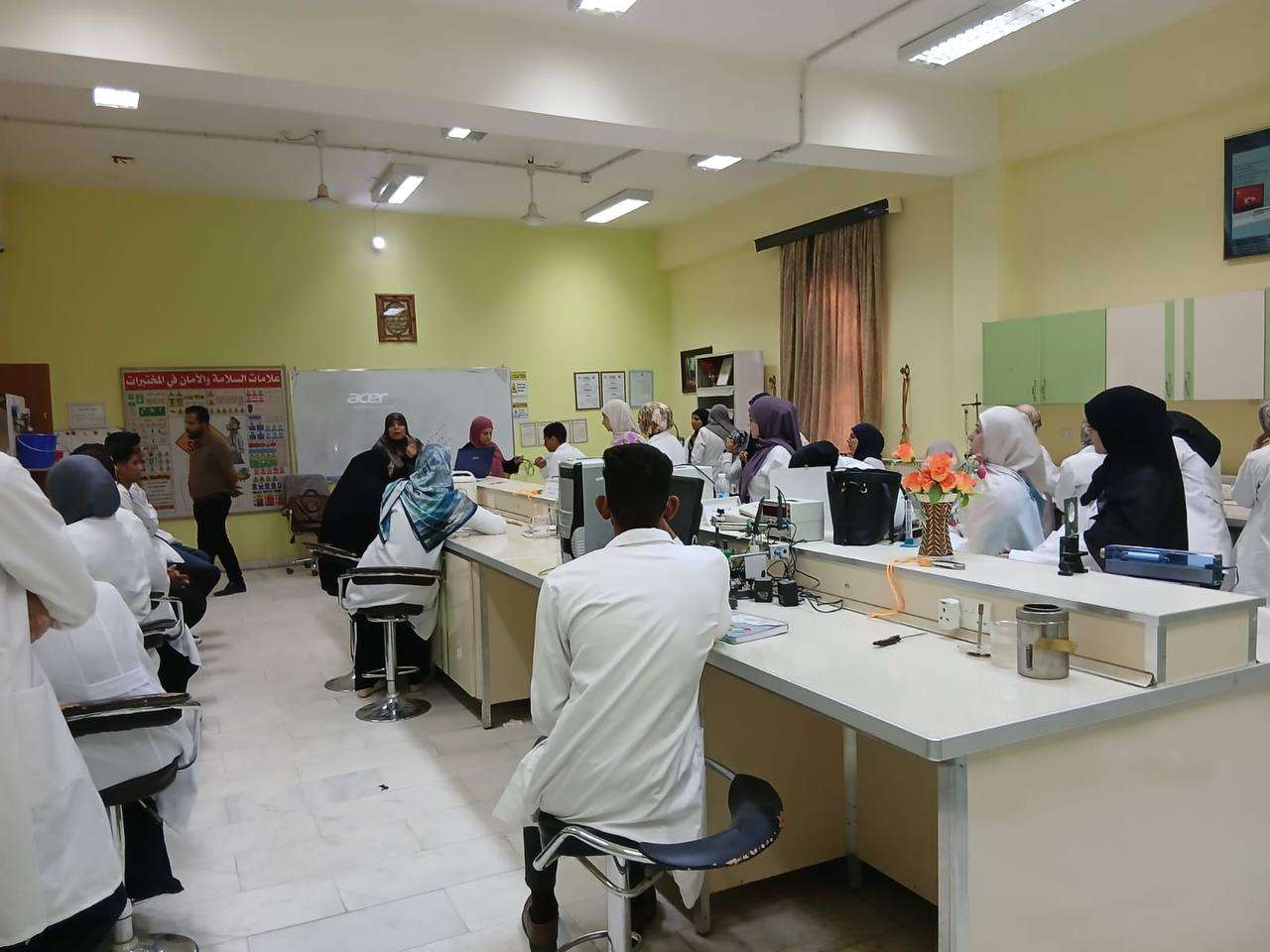 Read more about the article Faculty of Science Organizes a Training Course on “Laser Fundamentals and Applications”