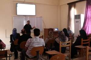 Read more about the article حلقة نقاشية في كلية العلوم حول الفيروسات وأهميتها في الصحة العالمية