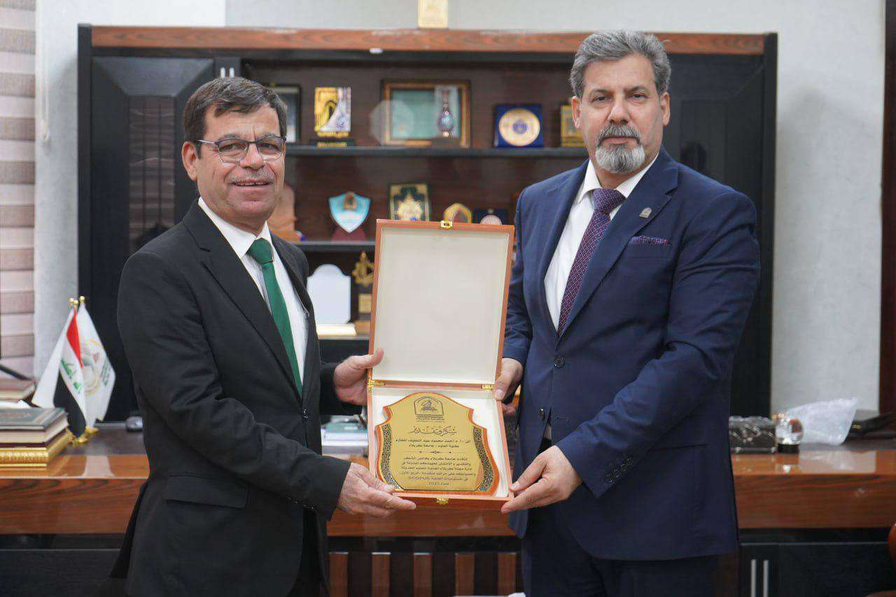 You are currently viewing رئيس جامعة كربلاء يكرم مجلة كربلاء الدولية للعلوم الحديثة لإنجازها العلمي المتميز
