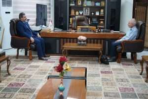 Read more about the article رئيس الجامعة يستقبل ممتحنا خارجيا من جامعة أمير كبير الإيرانية