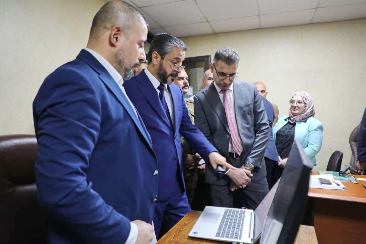 You are currently viewing وزير التعليم يتفقد دائرة الدراسات والتخطيط ويتابع إجراءات القبول المركزي ومسار التحول الرقمي