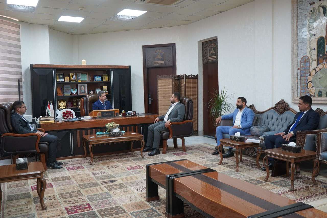 You are currently viewing رئيس الجامعة يستقبل وفدا من أكاديمية الوارث للتنمية المستدامة لبحث آليات التعاون المشترك