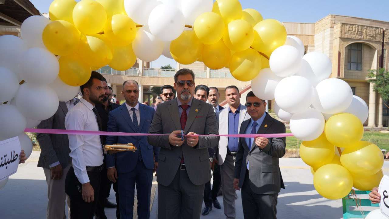 Read more about the article رئيس الجامعة يفتتح مهرجان الفنون التشكيلية ويؤكد دعمه للمواهب الطلابية