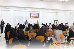 Read more about the article عميد كلية العلوم يتفقد الطلبة مع انطلاق العام الدراسي الجديد ويؤكد على الالتزام بالزي الموحد