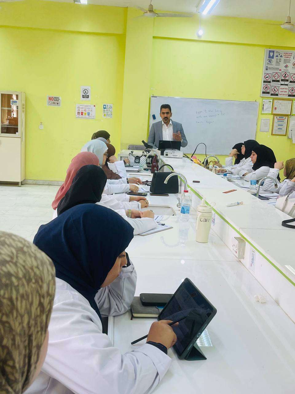 You are currently viewing كلية العلوم بجامعة كربلاء تنظّم ندوة إرشادية حول التوازن بين الدراسة والعمل