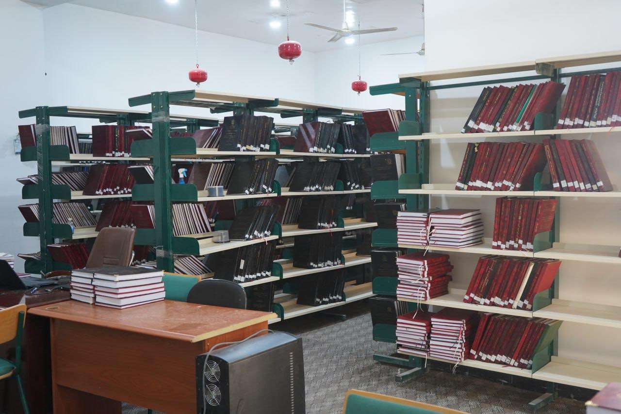 You are currently viewing دفعة جديدة من الكتب والمراجع البحثية تصل إلى المكتبة المركزية في الجامعة