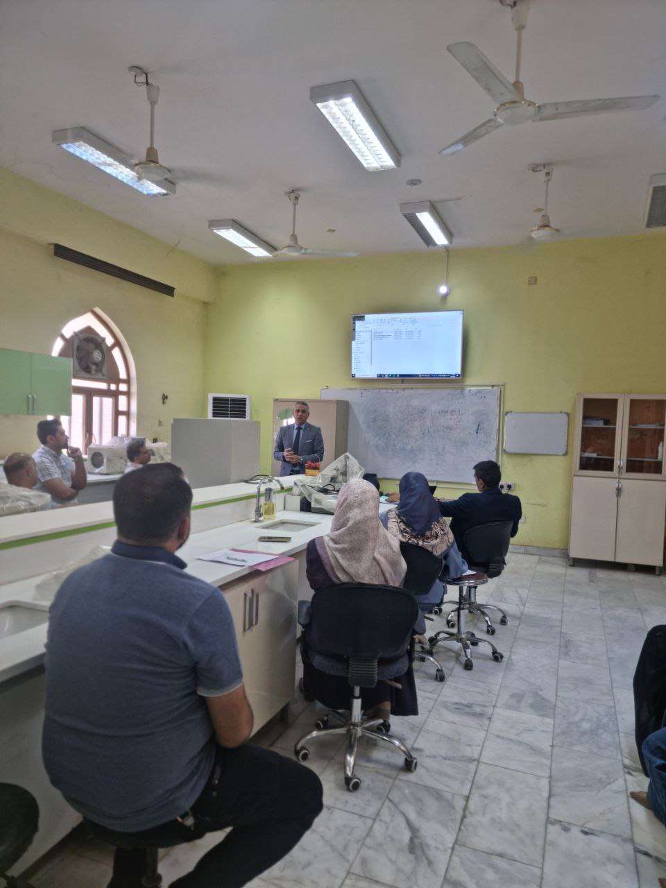 You are currently viewing كلية العلوم تنظم دورة تدريبية بعنوان (التقدير النوعي والكمي باستخدام جهاز HPLC)