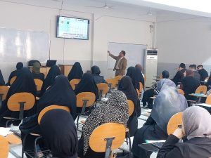 Read more about the article كلية العلوم تنظم دورة بعنوان (الكروماتوغرافيا وقيم Rf في المركبات الكيميائية العضوية)