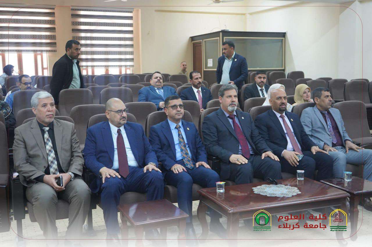 Read more about the article رئيس الجامعة يحضر مناقشة أطروحة دكتوراه في كلية العلوم ويؤكد دور البحث العلمي في دعم النهضة العمرانية