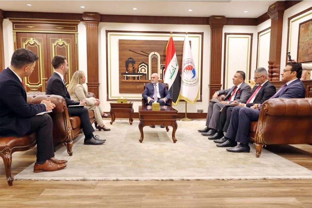 Read more about the article وزير التعليم يستقبل وفدا من السفارة الأمريكية ويبحث التعاون الأكاديمي بين جامعات البلدين