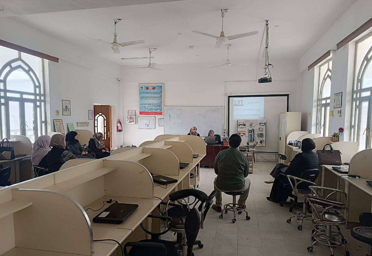 Read more about the article كلية العلوم تنظم دورة تدريبية بعنوان (التعرف على خدمات التعلم الإلكتروني والتخزين السحابي)